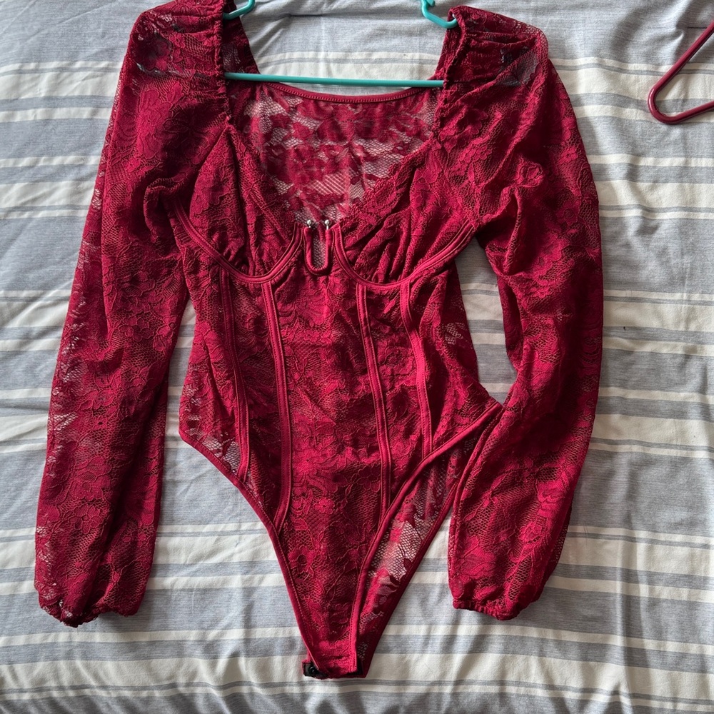 Women’s Lace Long-Sleeve Bodysuit in Burgundy